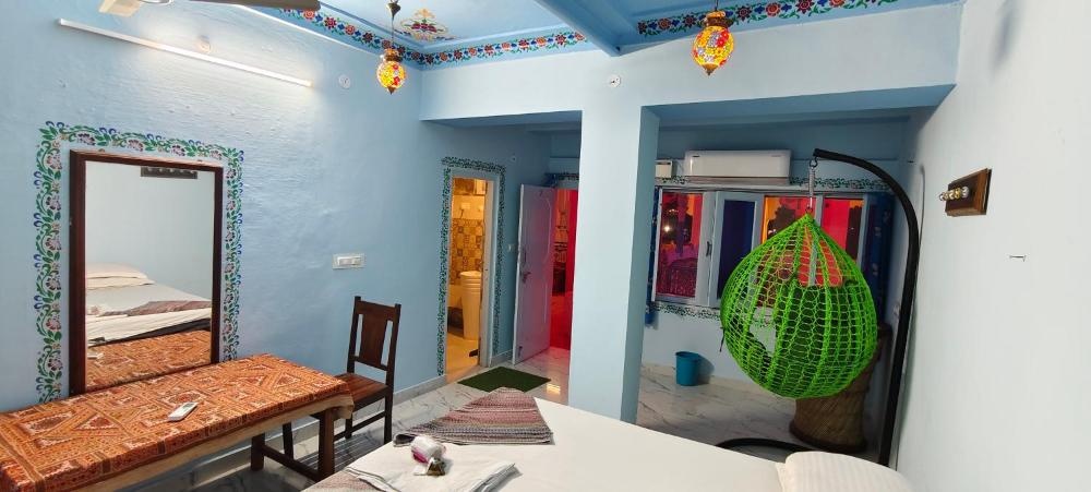 Room image 4