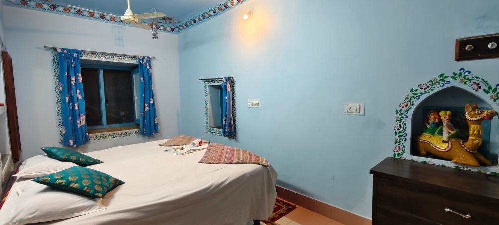 Room image 4